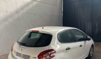 
										Peugeot 208 XAD full									