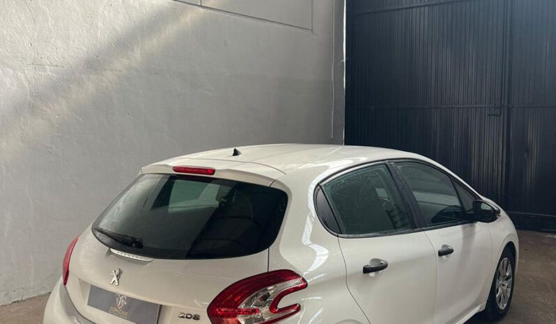 
								Peugeot 208 XAD full									