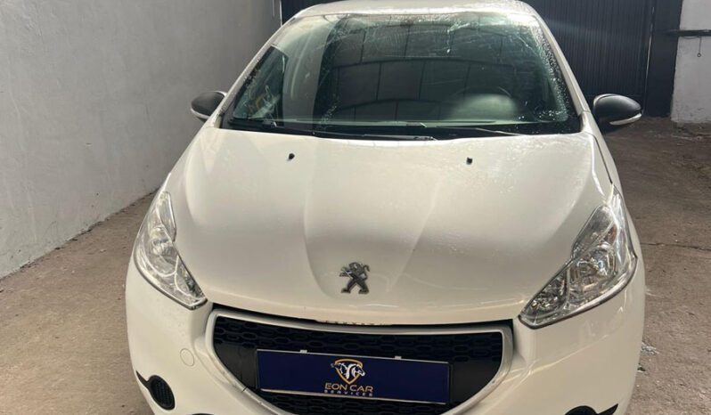 
								Peugeot 208 XAD full									