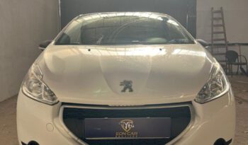 
										Peugeot 208 XAD full									