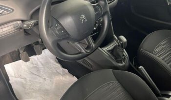 
										Peugeot 208 XAD full									