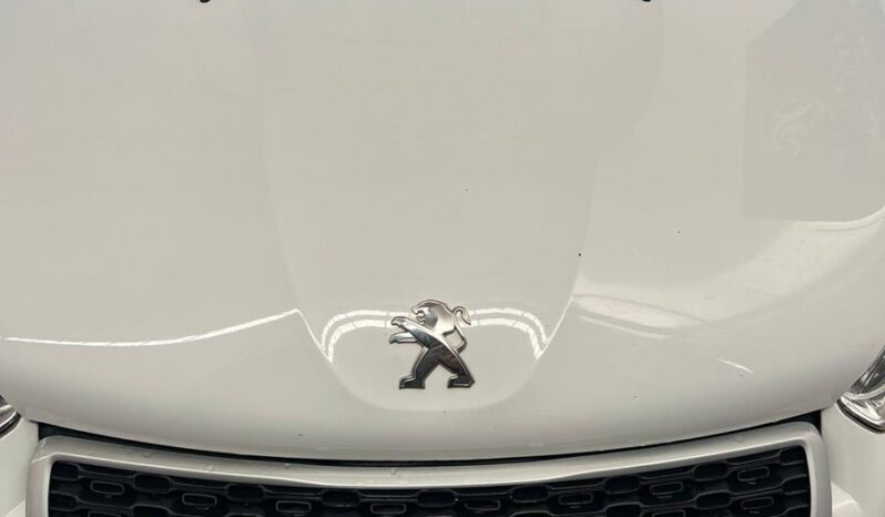
								Peugeot 208 XAD full									