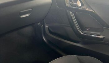 
										Peugeot 208 XAD full									